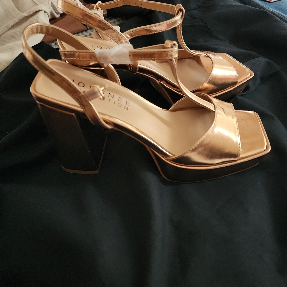 Journee Collection Women's Metallic Gold Block Heels